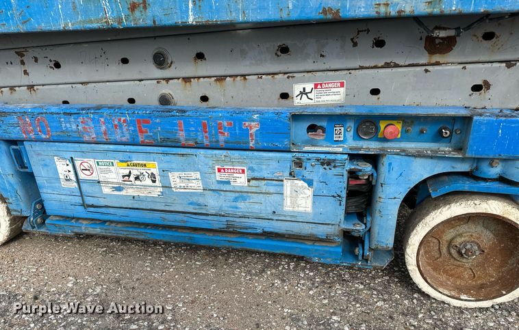 image for item DV9870 Genie GS-2032 scissor lift