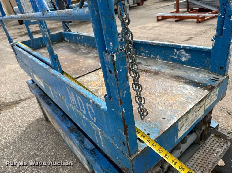 image for item DV9870 Genie GS-2032 scissor lift