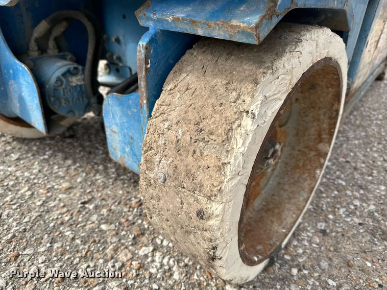 image for item DV9870 Genie GS-2032 scissor lift