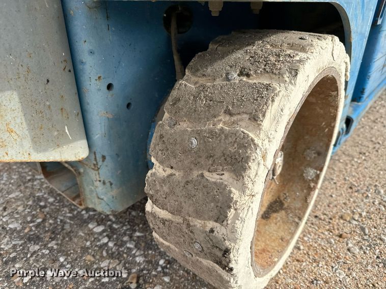 image for item DV9870 Genie GS-2032 scissor lift