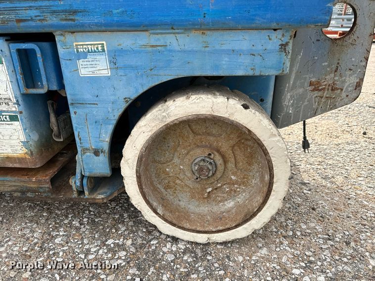 image for item DV9870 Genie GS-2032 scissor lift