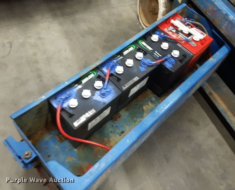 image for item DV9871 2000 Genie GS-2032 scissor lift