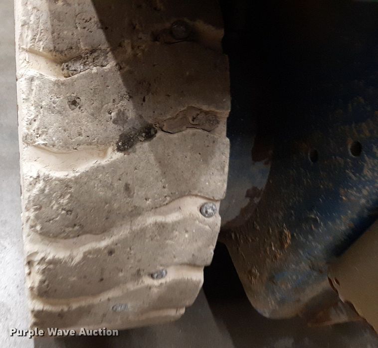 image for item DV9871 2000 Genie GS-2032 scissor lift