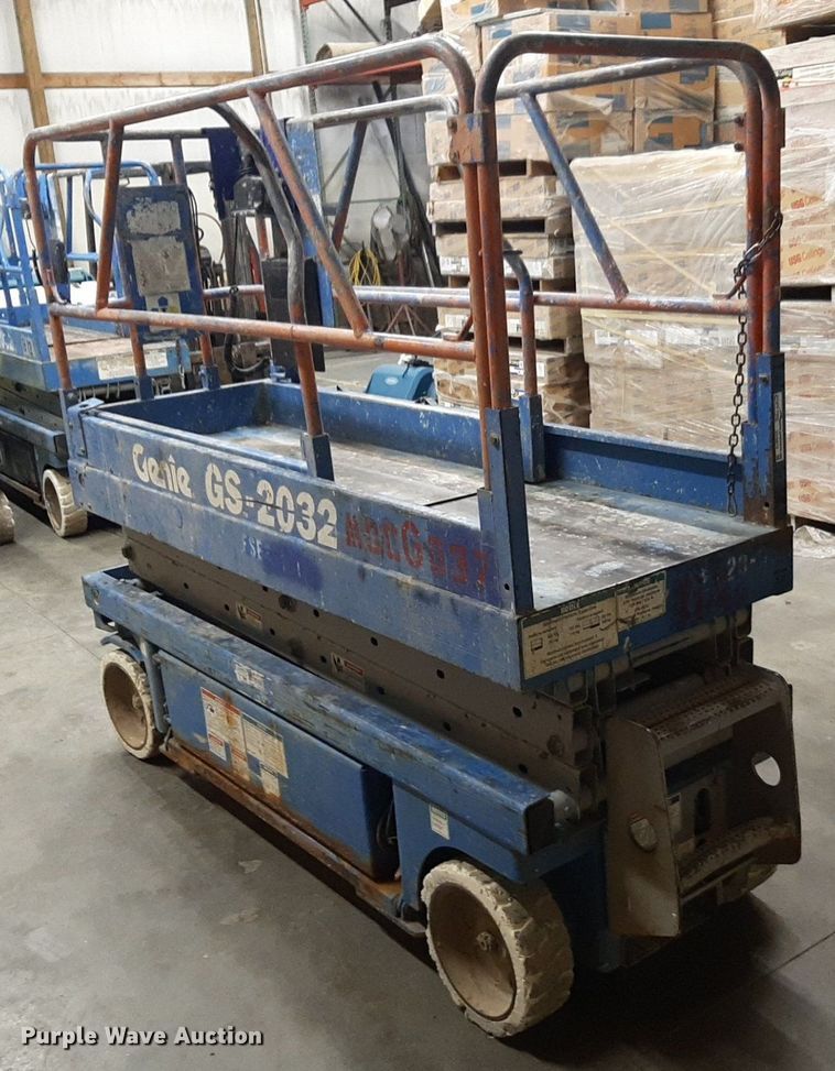 image for item DV9872 Genie GS-2032 scissor lift