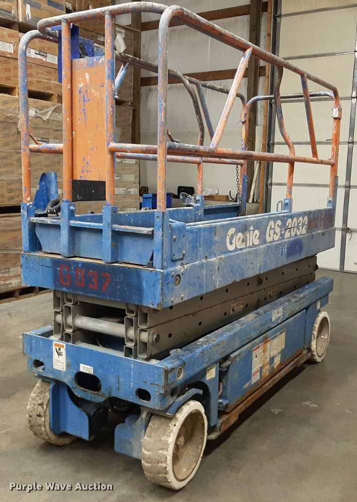 image for item DV9872 Genie GS-2032 scissor lift