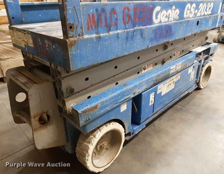 image for item DV9872 Genie GS-2032 scissor lift
