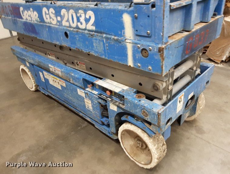 image for item DV9872 Genie GS-2032 scissor lift