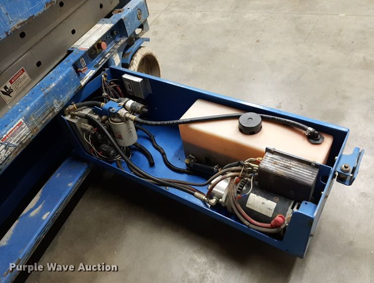 image for item DV9872 Genie GS-2032 scissor lift
