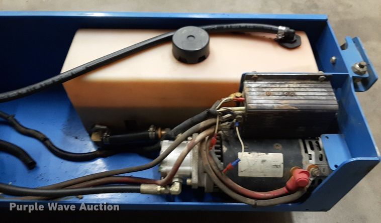 image for item DV9872 Genie GS-2032 scissor lift