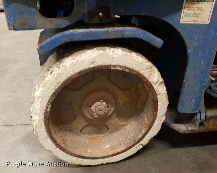 image for item DV9872 Genie GS-2032 scissor lift