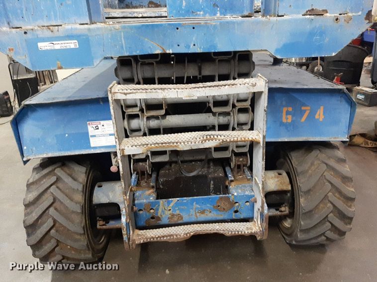 image for item DV9873 2007 Genie GS-3268RT scissor lift