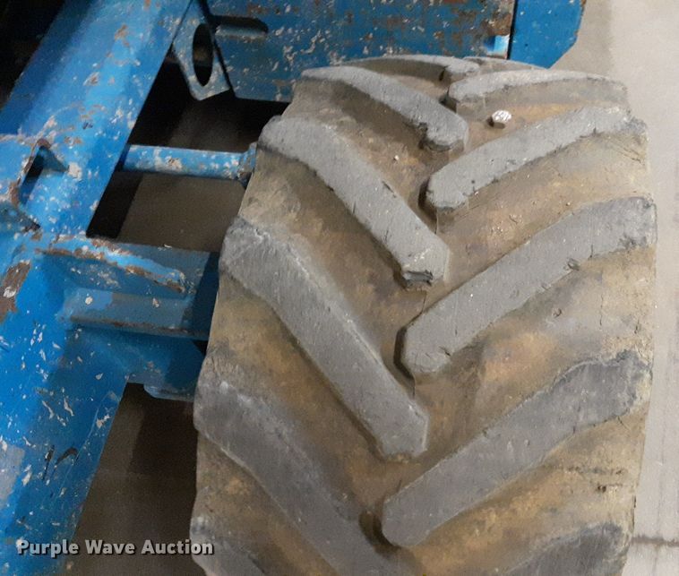 image for item DV9873 2007 Genie GS-3268RT scissor lift