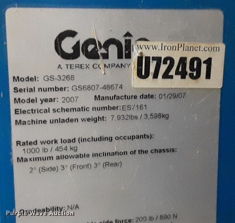 image for item DV9873 2007 Genie GS-3268RT scissor lift