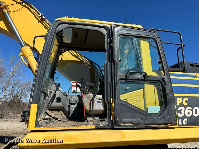 image for item DW2969 2011 Komatsu PC360LC-10 excavator