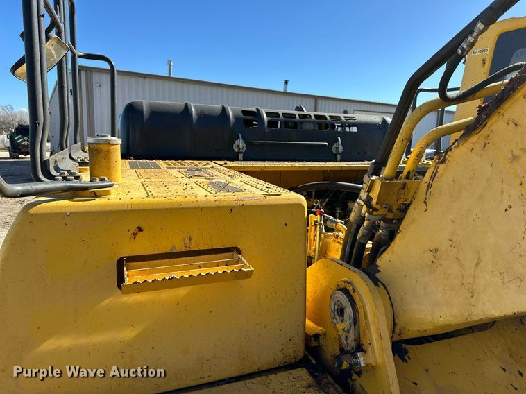 image for item DW2969 2011 Komatsu PC360LC-10 excavator