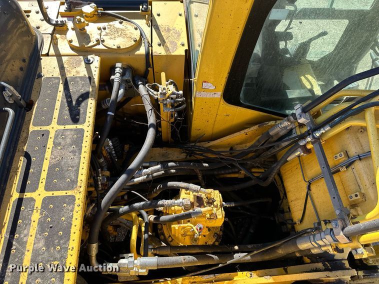 image for item DW2969 2011 Komatsu PC360LC-10 excavator