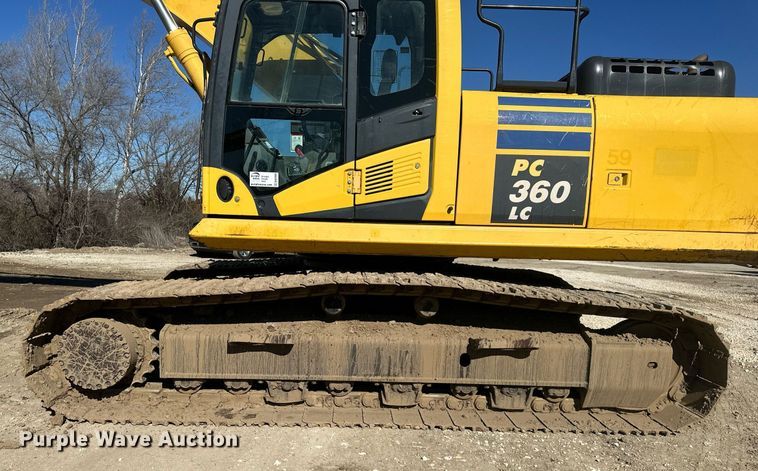 image for item DW2969 2011 Komatsu PC360LC-10 excavator