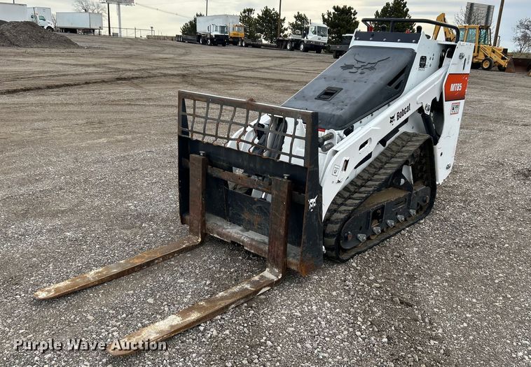 image for item EG1176 2020 Bobcat MT85 compact utility loader