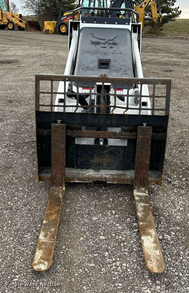 image for item EG1176 2020 Bobcat MT85 compact utility loader