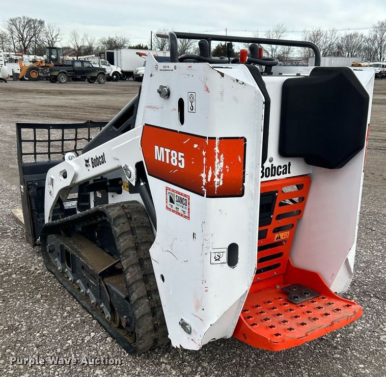 image for item EG1176 2020 Bobcat MT85 compact utility loader