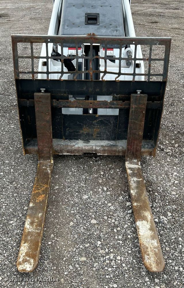 image for item EG1176 2020 Bobcat MT85 compact utility loader