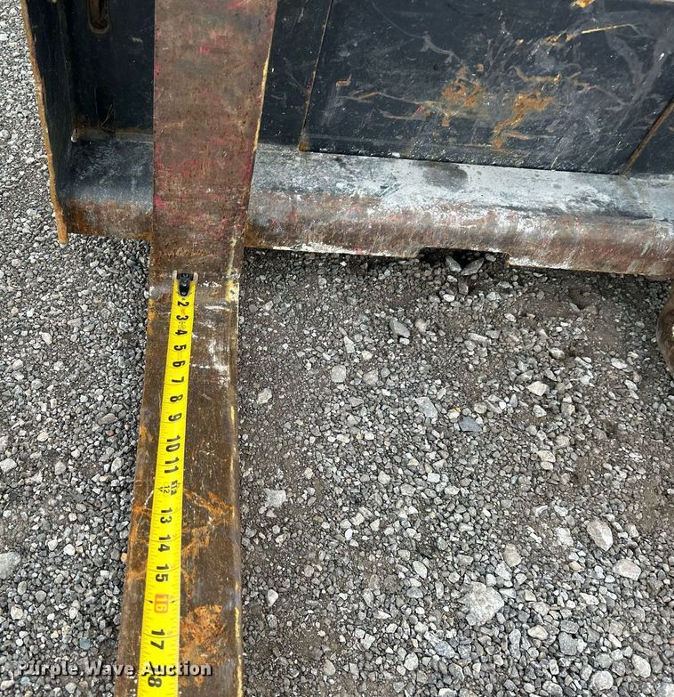 image for item EG1176 2020 Bobcat MT85 compact utility loader