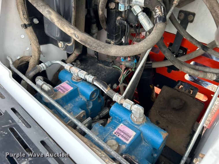 image for item EG1176 2020 Bobcat MT85 compact utility loader