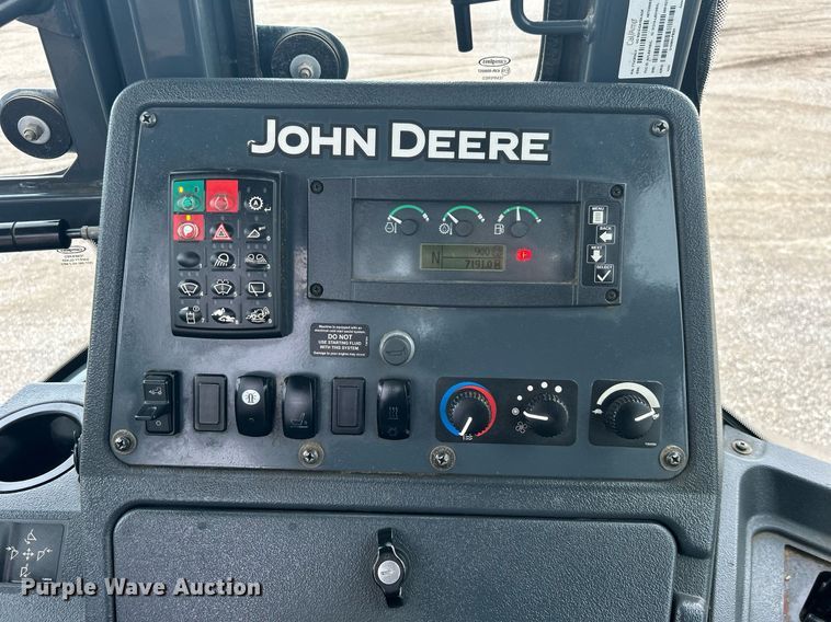 image for item EG1178 2014 John Deere 310SK backhoe