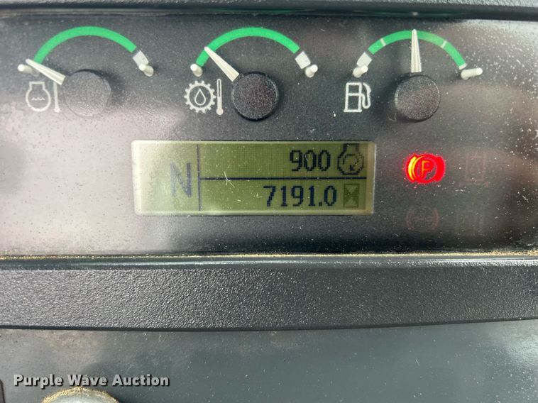 image for item EG1178 2014 John Deere 310SK backhoe