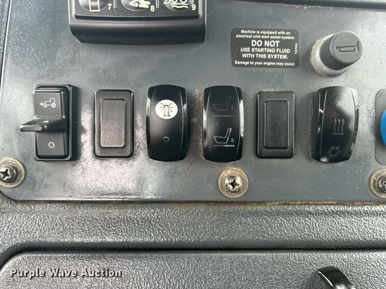 image for item EG1178 2014 John Deere 310SK backhoe