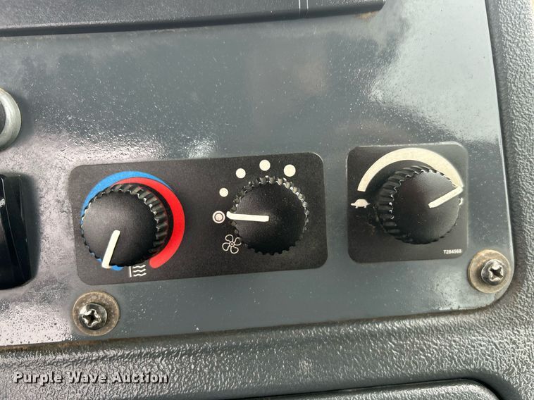 image for item EG1178 2014 John Deere 310SK backhoe