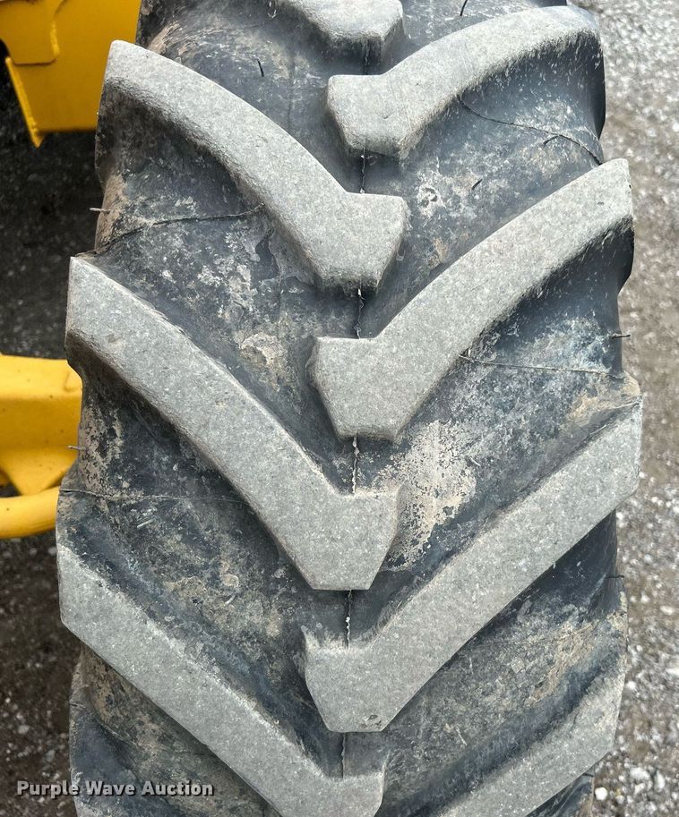 image for item EG1178 2014 John Deere 310SK backhoe