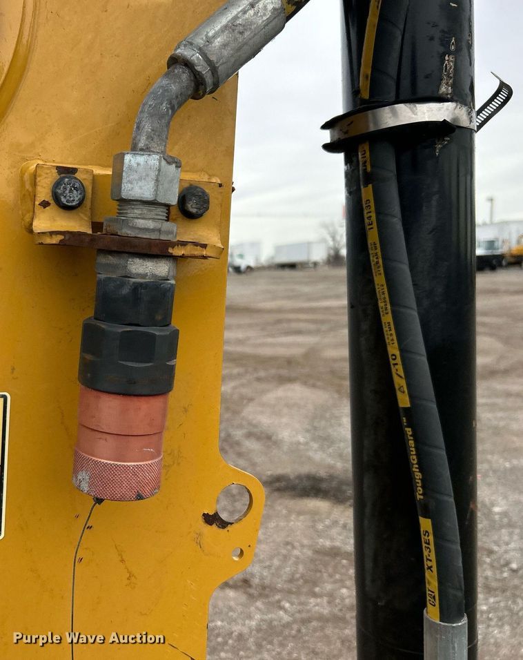 image for item EG1180 2015 Caterpillar  420F2 backhoe