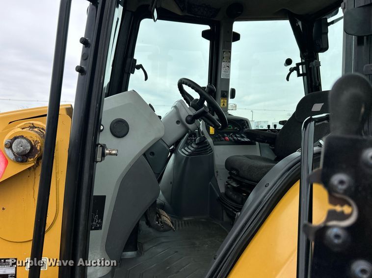 image for item EG1180 2015 Caterpillar  420F2 backhoe