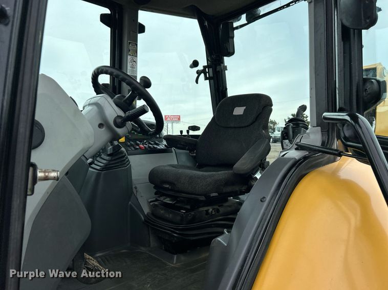 image for item EG1180 2015 Caterpillar  420F2 backhoe