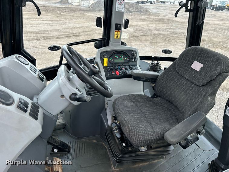 image for item EG1180 2015 Caterpillar  420F2 backhoe