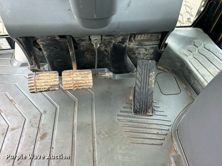 image for item EG1180 2015 Caterpillar  420F2 backhoe