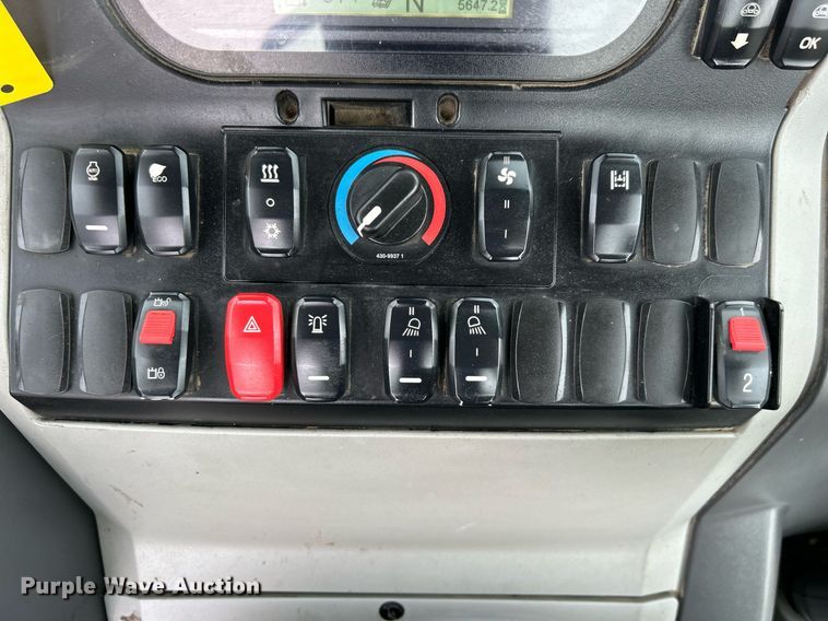 image for item EG1180 2015 Caterpillar  420F2 backhoe