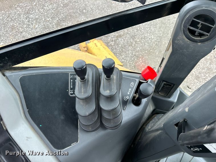 image for item EG1180 2015 Caterpillar  420F2 backhoe