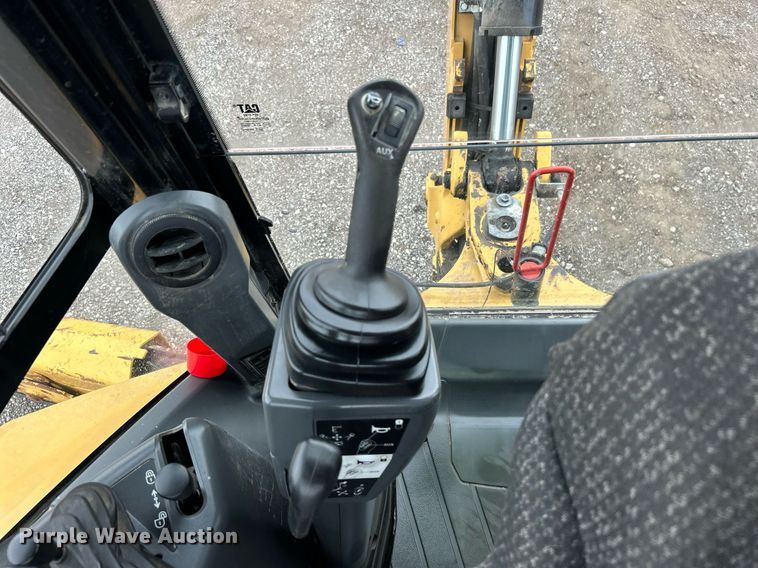 image for item EG1180 2015 Caterpillar  420F2 backhoe