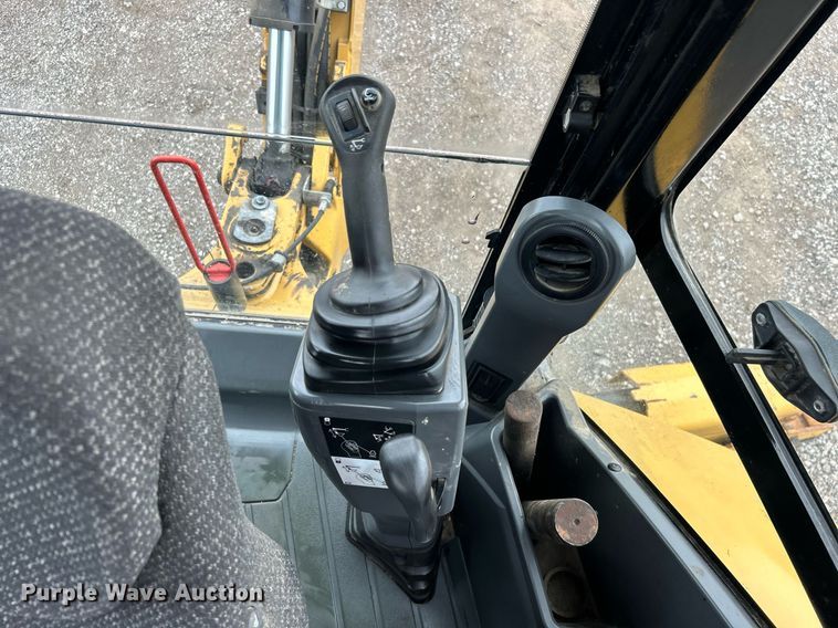 image for item EG1180 2015 Caterpillar  420F2 backhoe