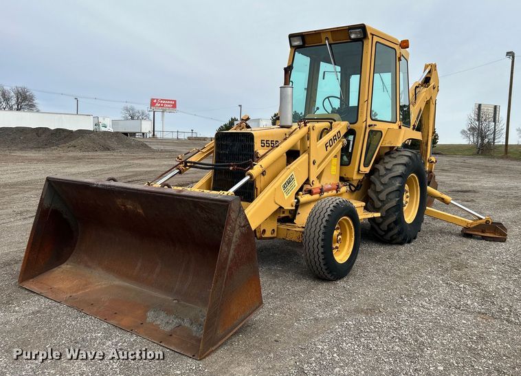 image for item EG1182 Ford 555B backhoe