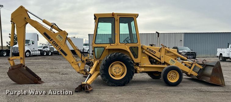 image for item EG1182 Ford 555B backhoe
