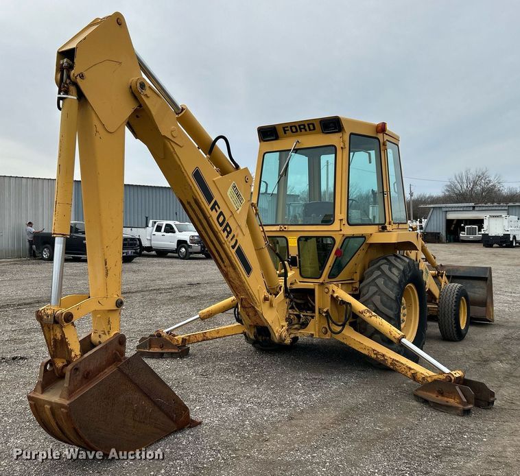 image for item EG1182 Ford 555B backhoe