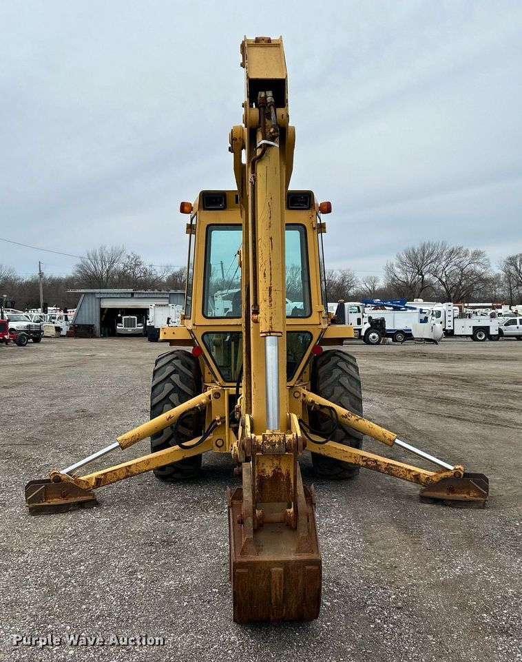 image for item EG1182 Ford 555B backhoe