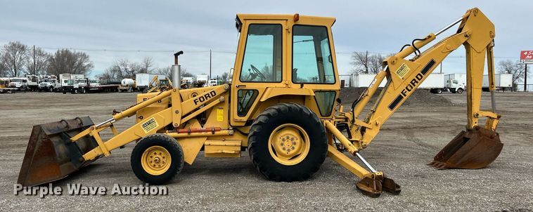 image for item EG1182 Ford 555B backhoe