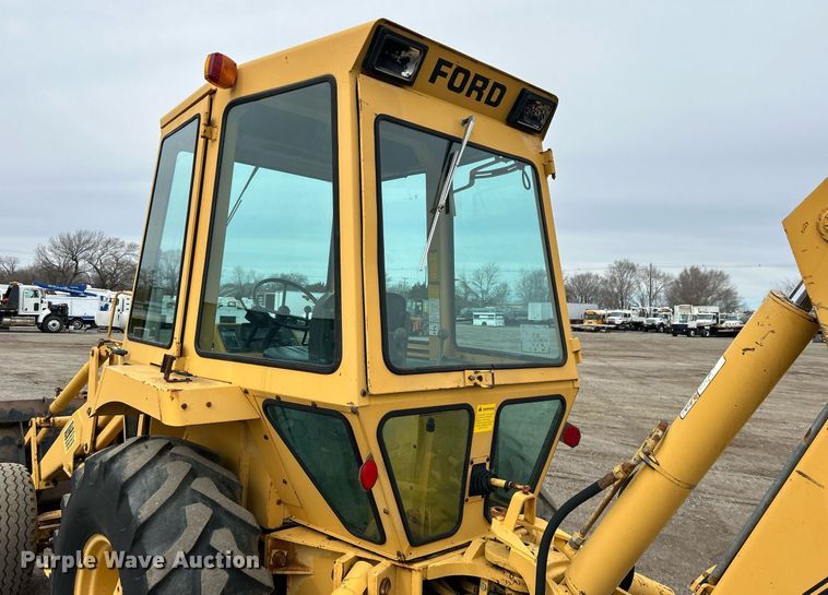 image for item EG1182 Ford 555B backhoe