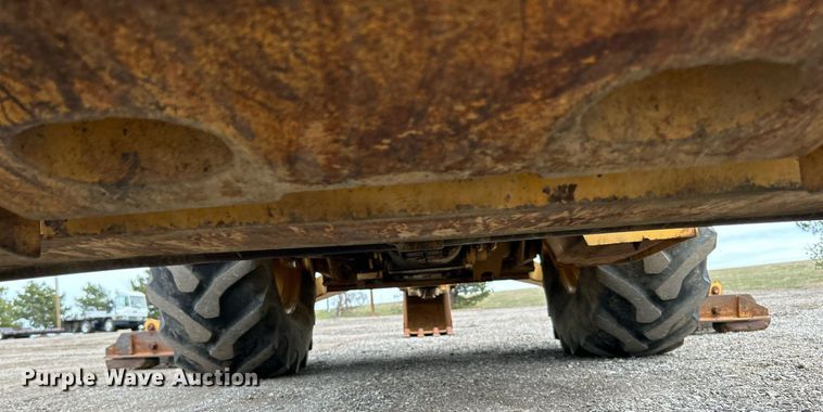 image for item EG1182 Ford 555B backhoe