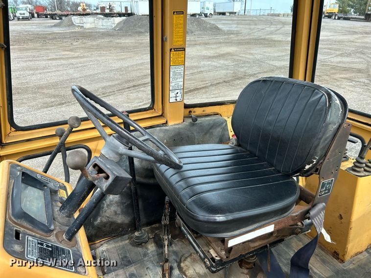 image for item EG1182 Ford 555B backhoe