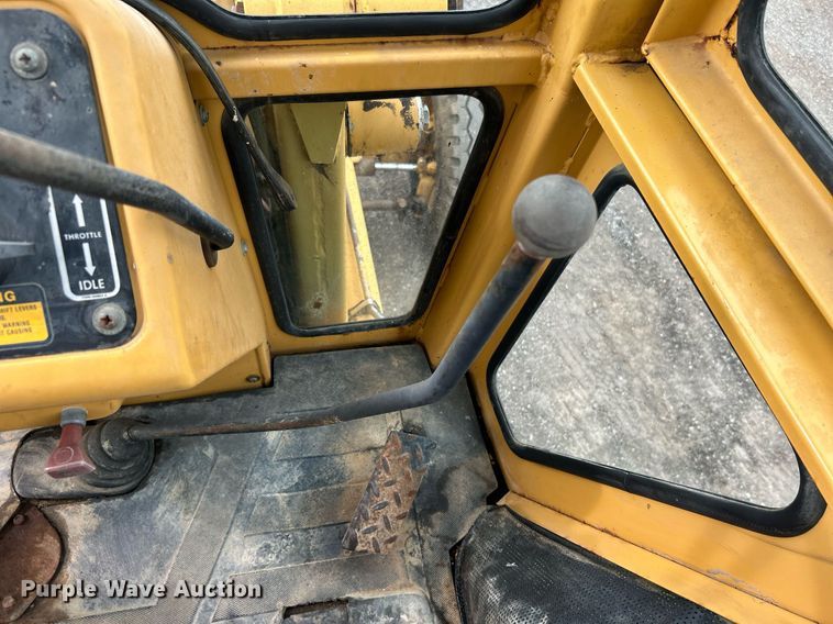 image for item EG1182 Ford 555B backhoe